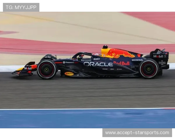 F1赛季最新动态：红牛车队再度强势领先，梅赛德斯与法拉利展开激烈追赶